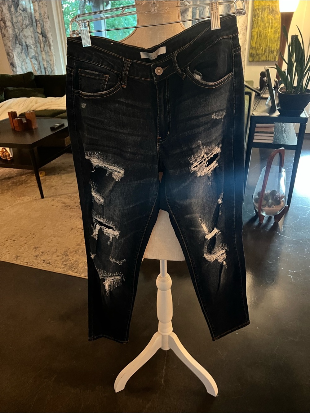 Distressed Black Skinny Jeans - Stretch Ripped Detail